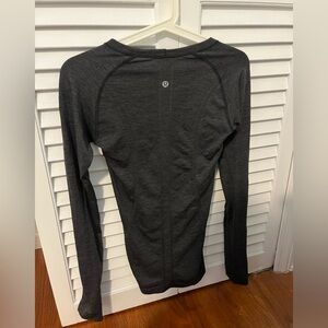 Lululemon size 6 dark grey long sleeve